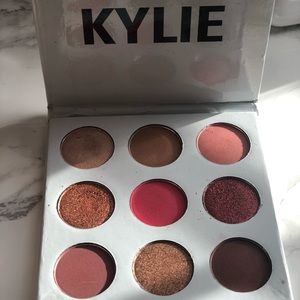 ❌SOLD ❌ KYLIE COSMETICS Burgundy Palette